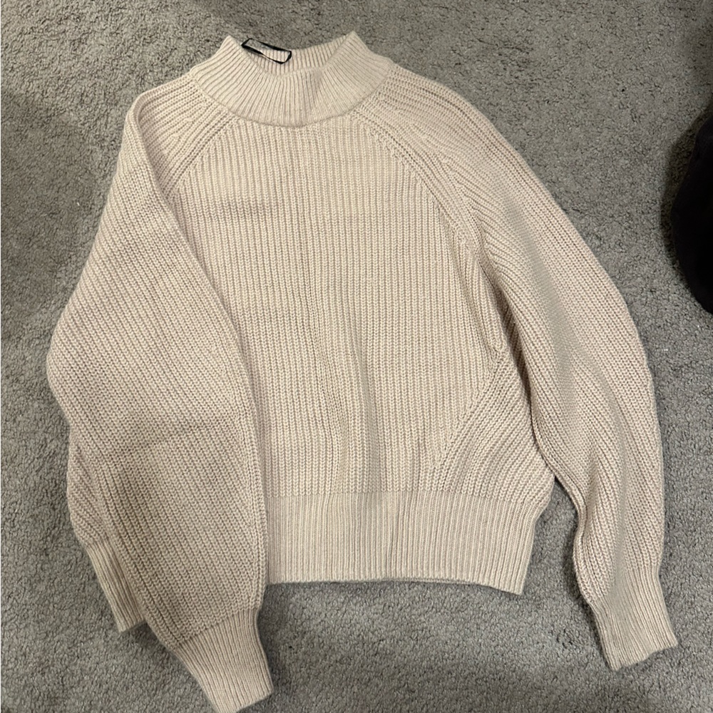 H&M Mock neck Sweater - Picture 3 of 6